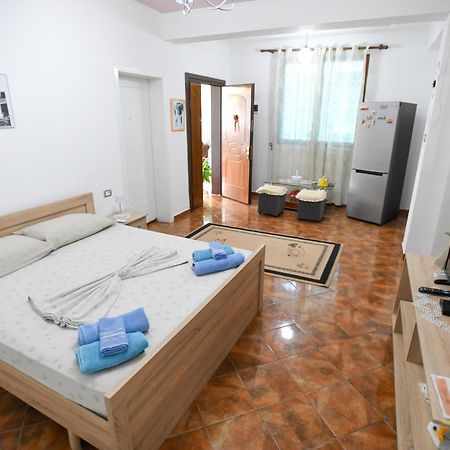 Guest House Flowers Berat Luaran gambar