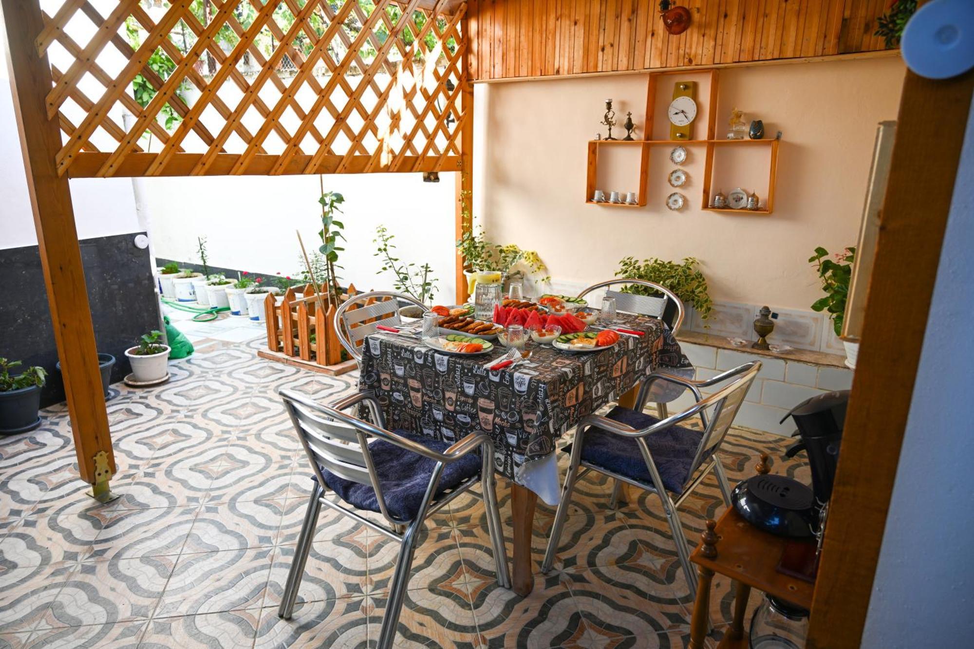Guest House Flowers Berat Luaran gambar