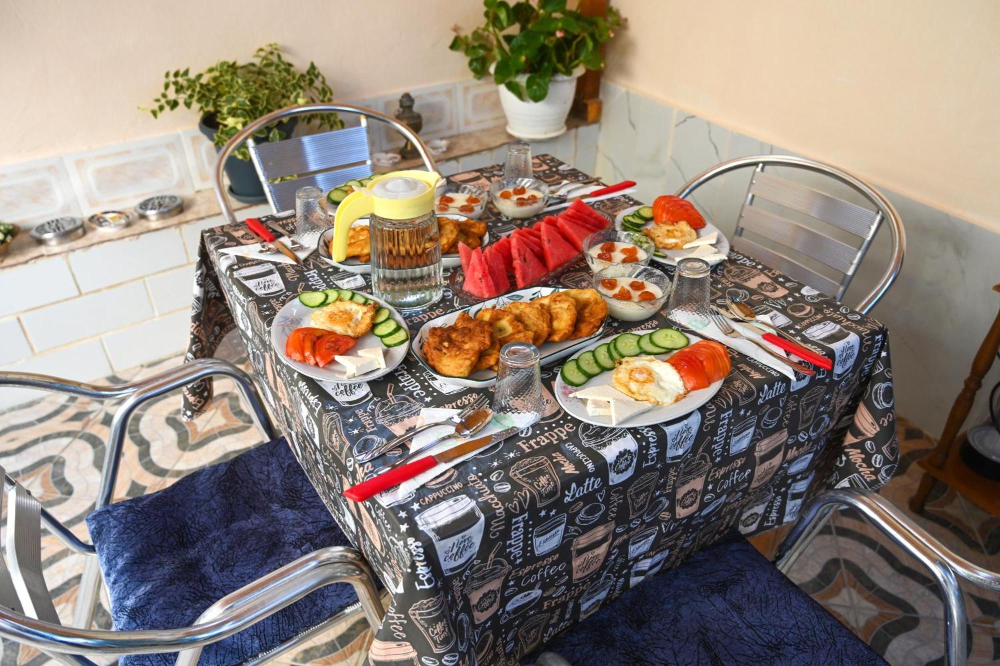 Guest House Flowers Berat Luaran gambar