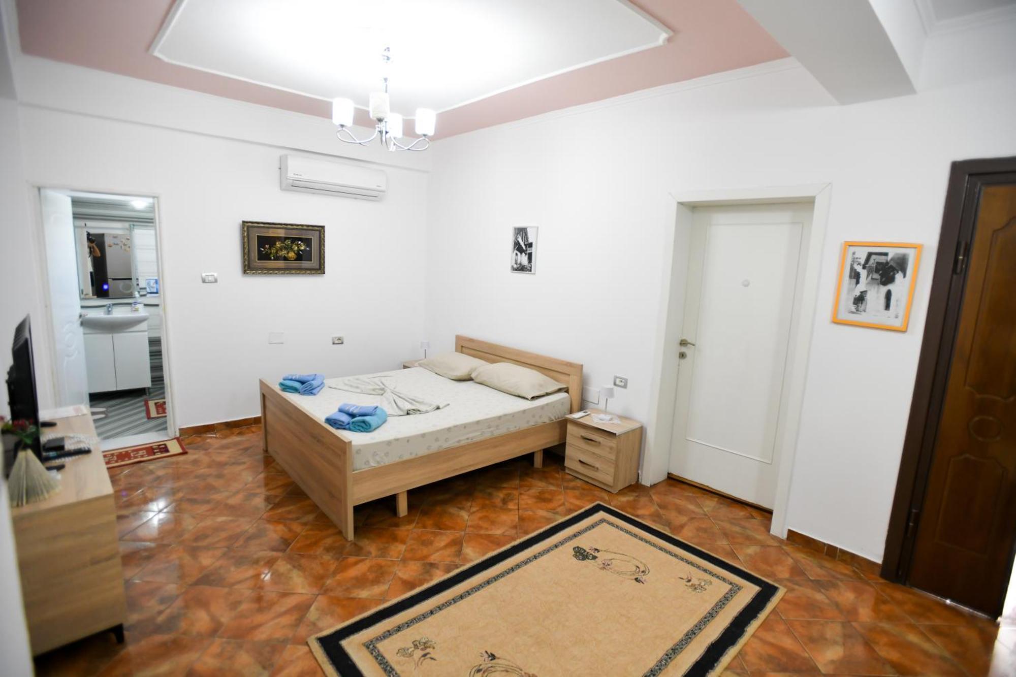 Guest House Flowers Berat Luaran gambar
