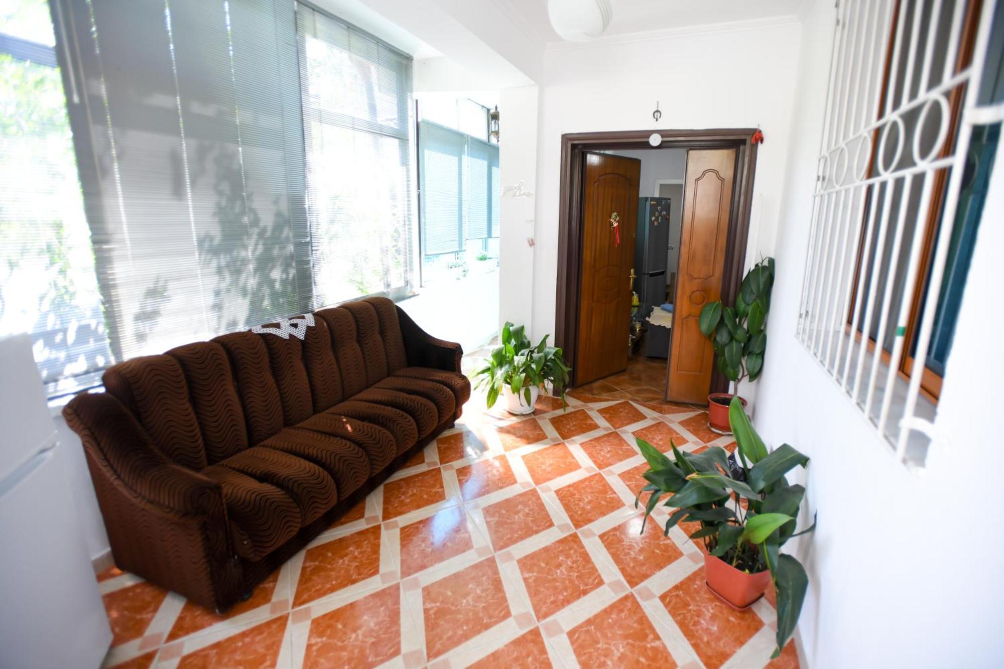 Guest House Flowers Berat Luaran gambar