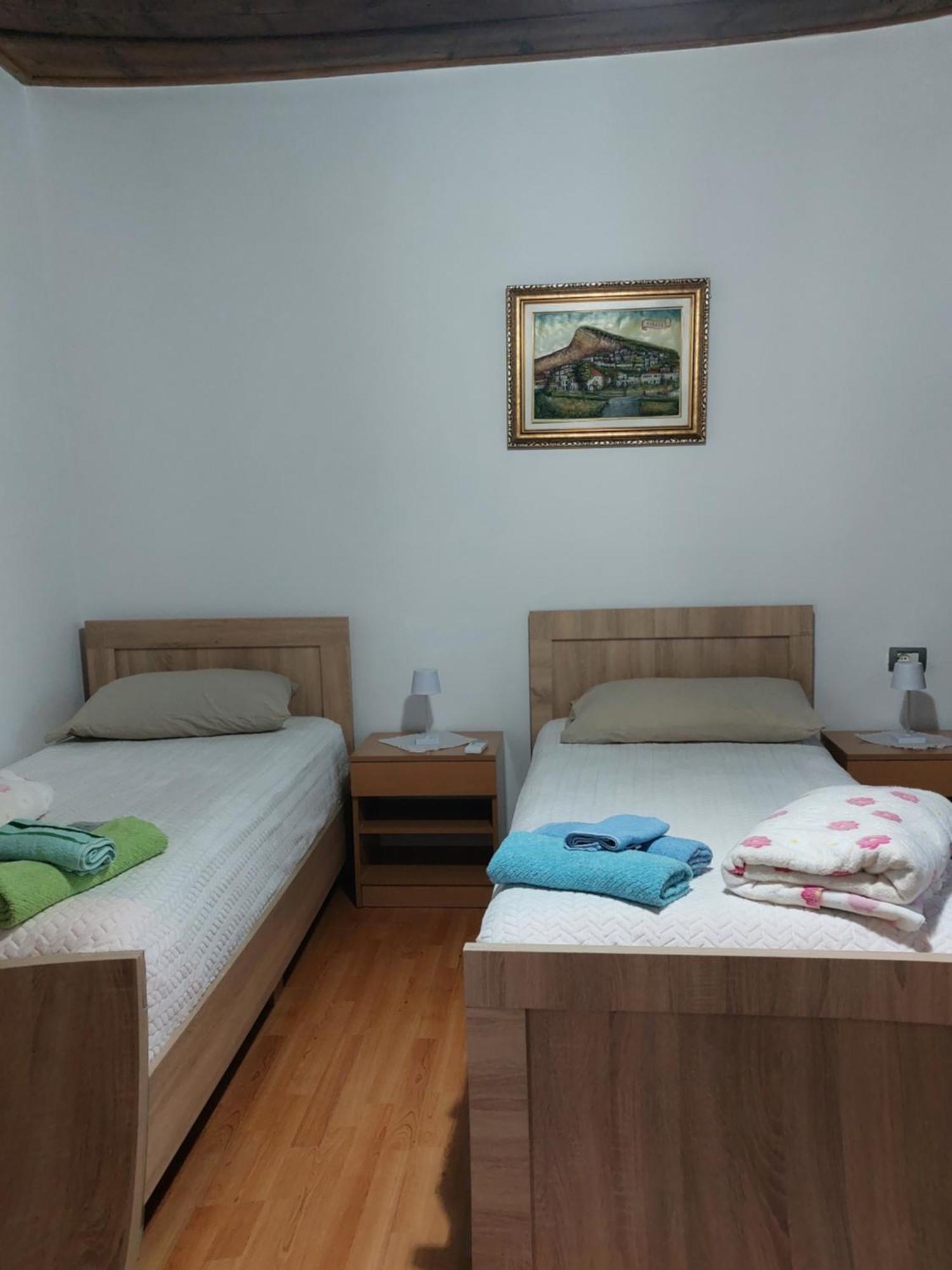 Guest House Flowers Berat Luaran gambar