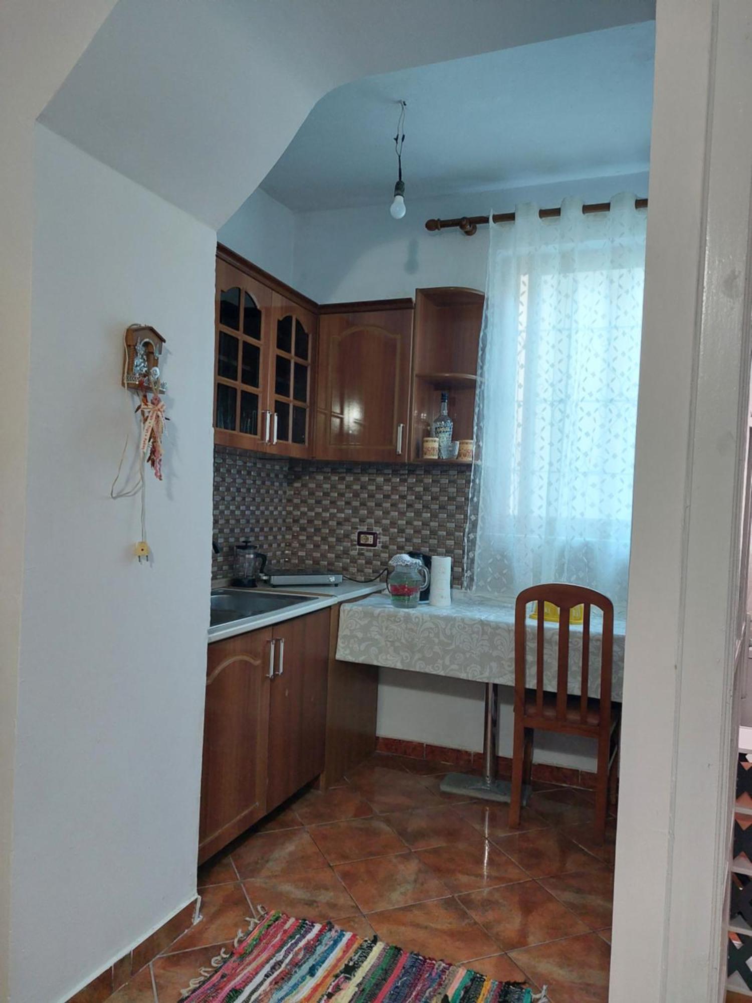 Guest House Flowers Berat Luaran gambar